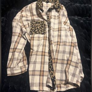 LOT** x3 Women’s Button up tops